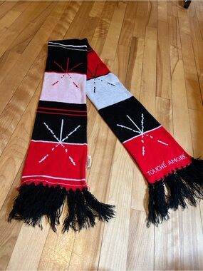 Touche Amore Red Black Knit Scarf